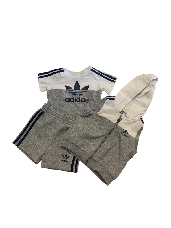 Completo corto Adidas 3/ 6 mesi