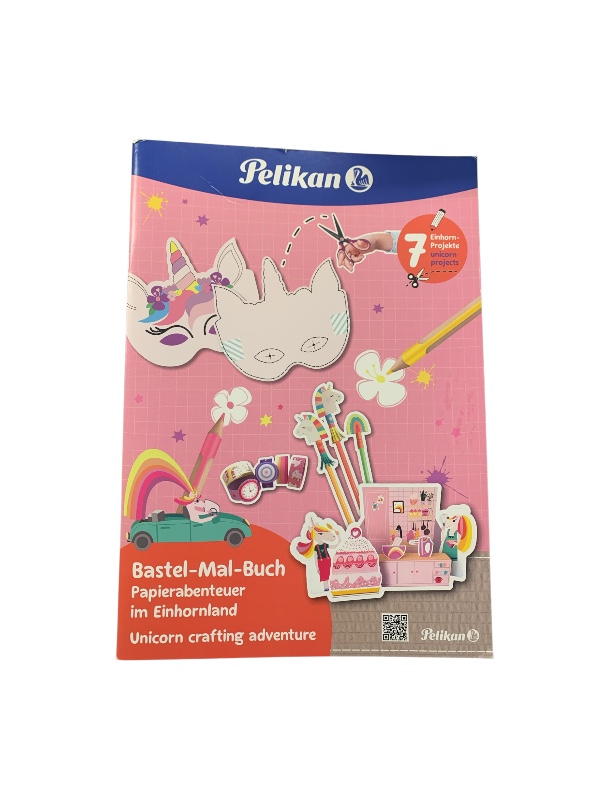 Libro collage di carta