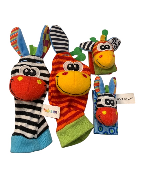 Gioco sensoriale mani e piedi